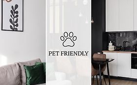 Urban Chic - Luxury 2-Bedroom, Mennica Residence
